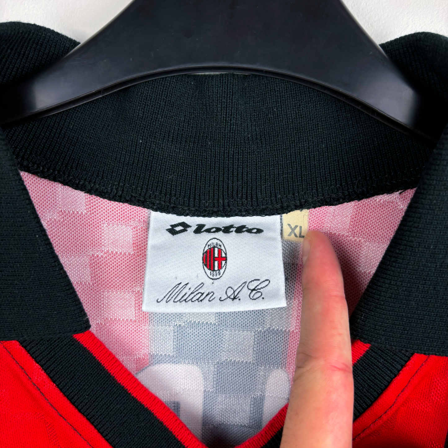 AC Milan vintage football shirt collar with Lotto label and size XL tag in red and black retro football shirt design. - AC Milan 1994/1995/1996 Home Football Shirt Maglia Lotto - Maldini 3