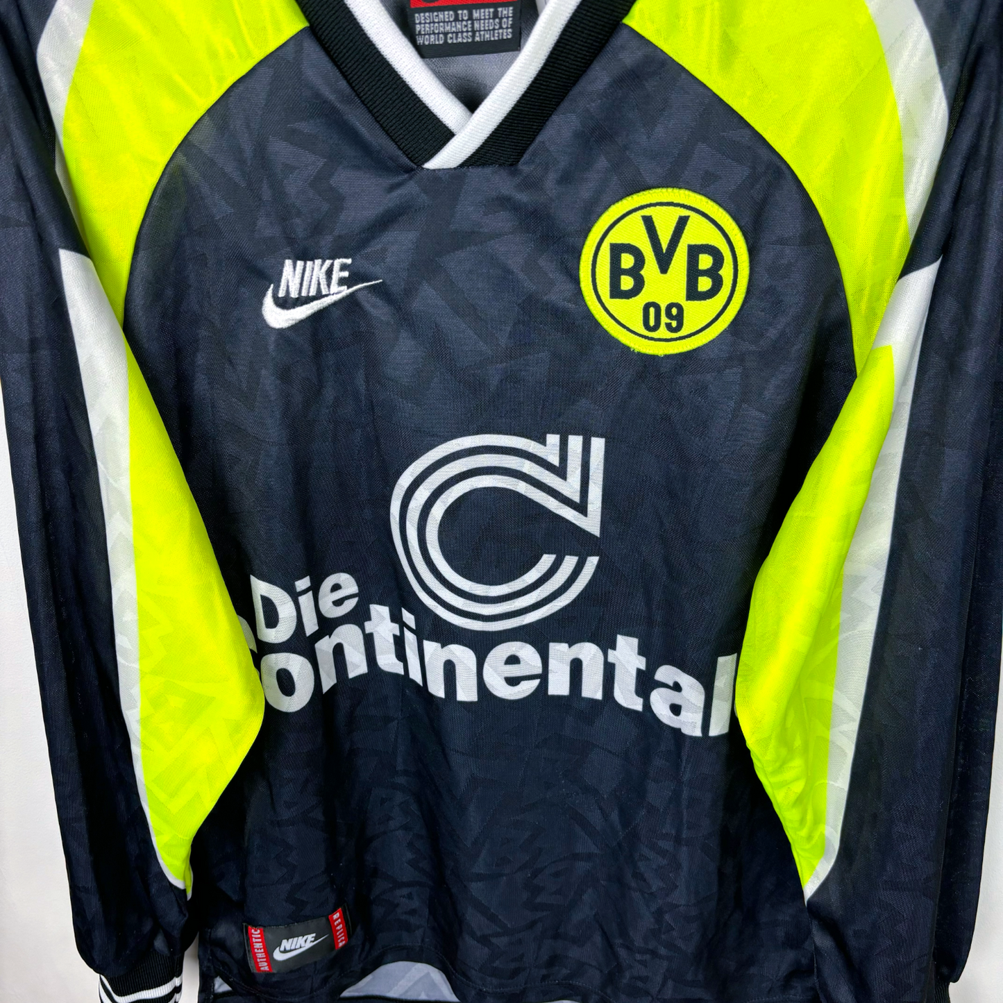 Borussia Dortmund 1995-1996 Away Long Sleeve Football Shirt Nike