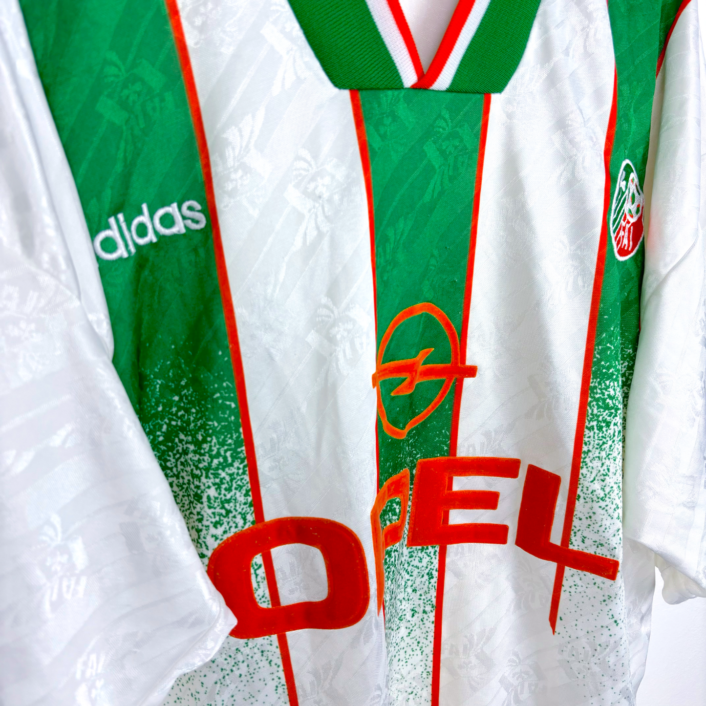 1994-1995 Ireland vintage football shirt with green and white panel, Adidas logo, and Opel sponsor, retro soccer jersey. - Eire Ireland 1994-1995 USA World Cup Away Football Shirt Adidas