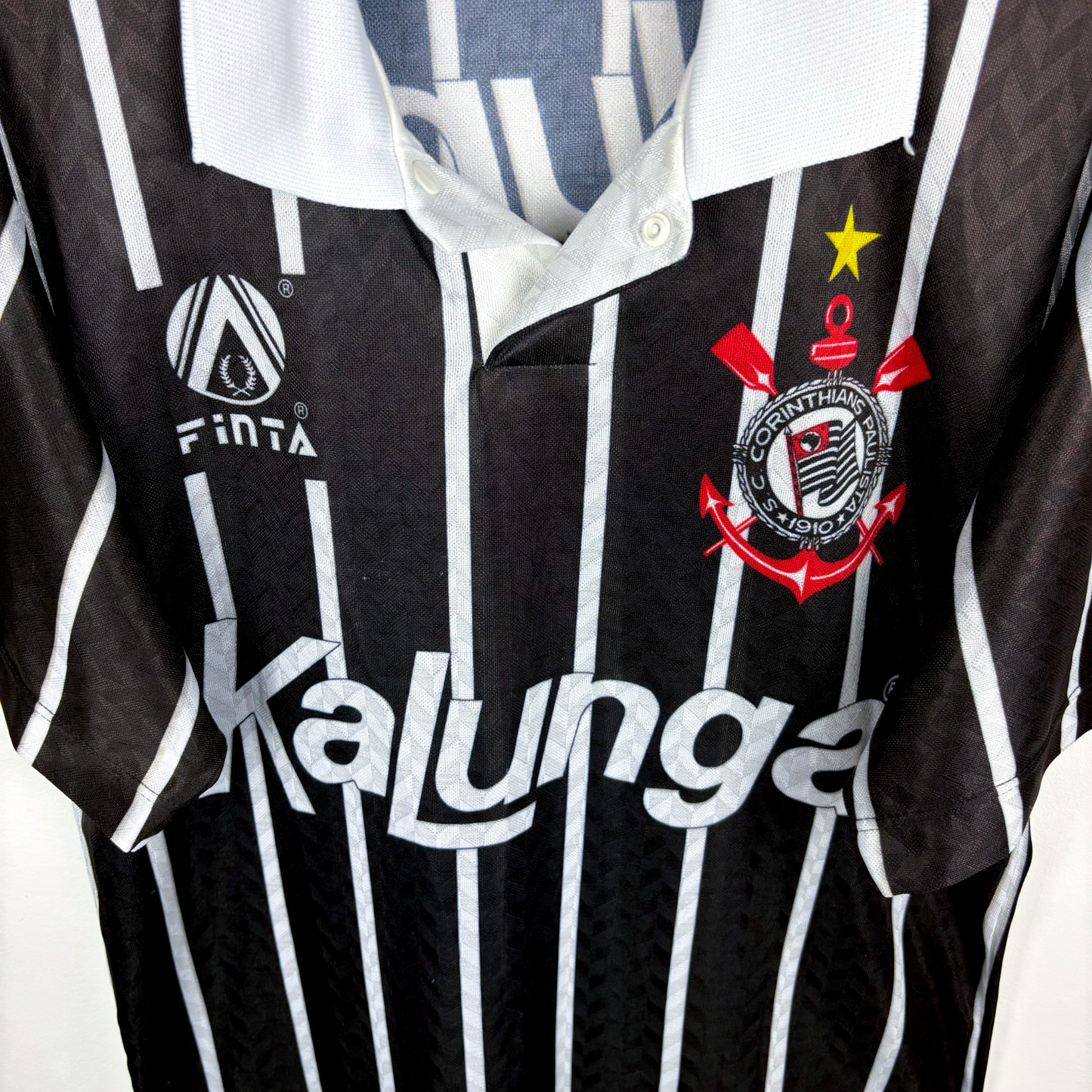 Vintage Corinthians 1992 black and white retro football shirt with Kalunga sponsor and club crest. - Corinthians 1992/1993/1994 Away Football Shirt Camisa Finta