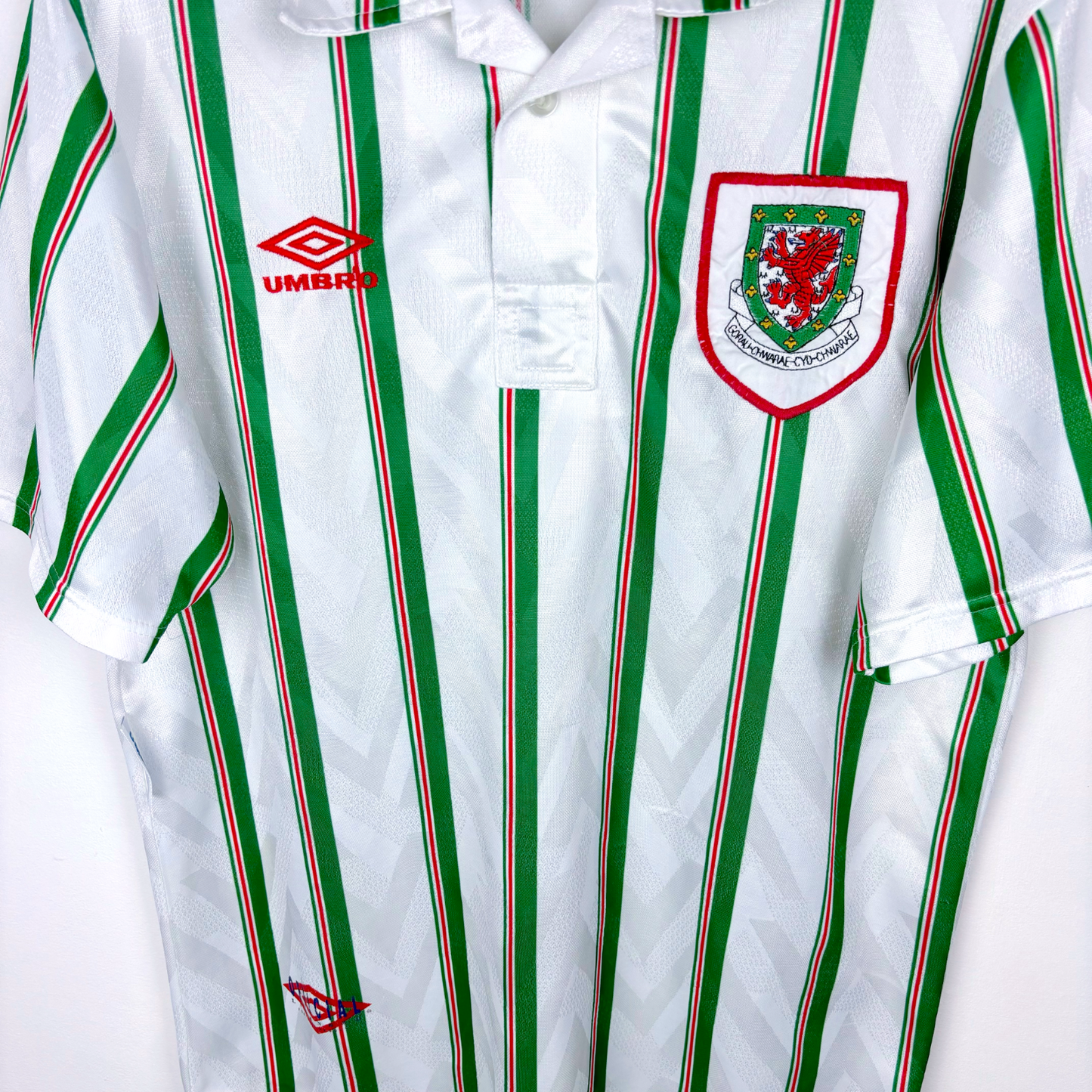 Wales Cymru 1993/1994/1995 Away Football Shirt Umbro