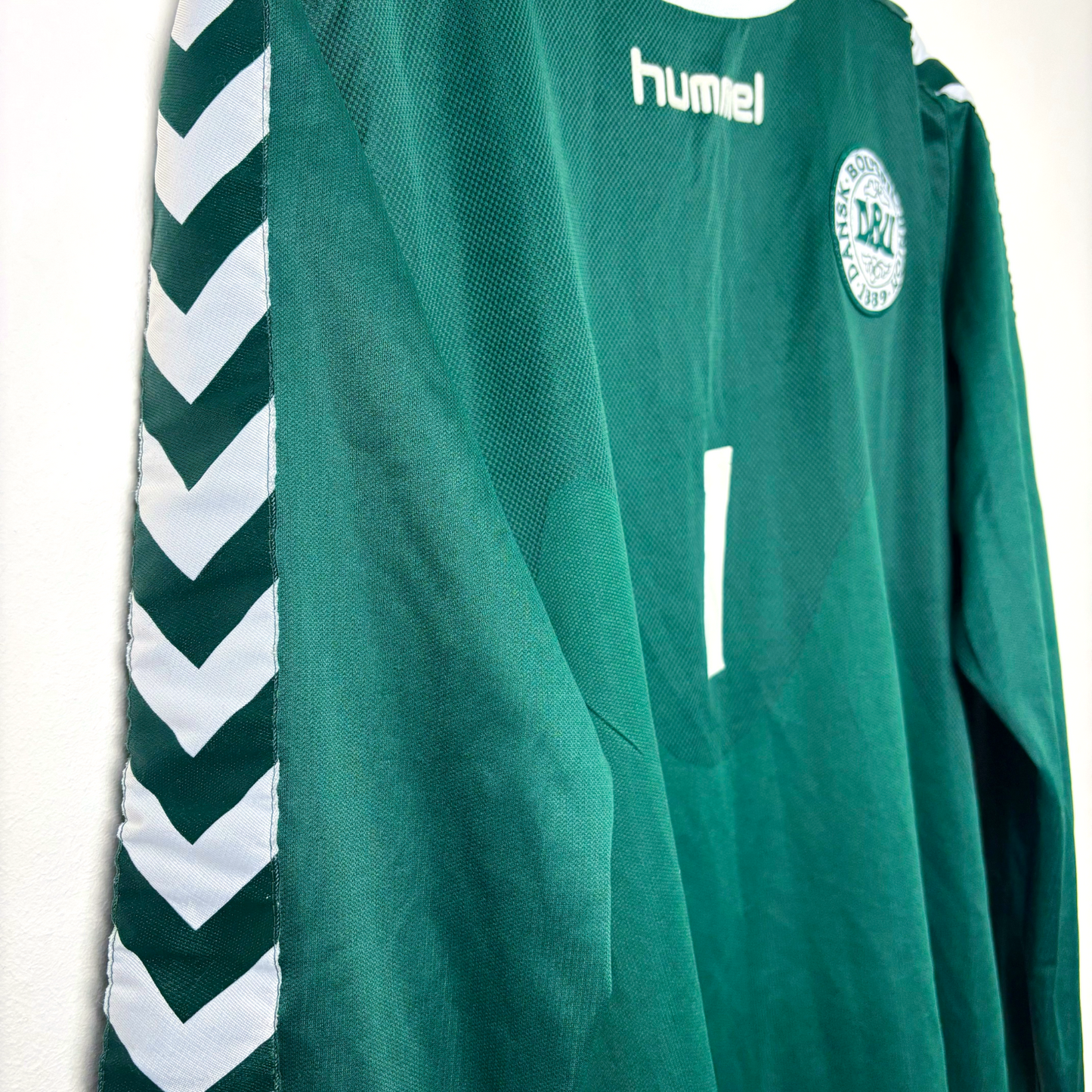 Denmark 2002 World Cup Goalkeeper/Third Football Shirt Hummel