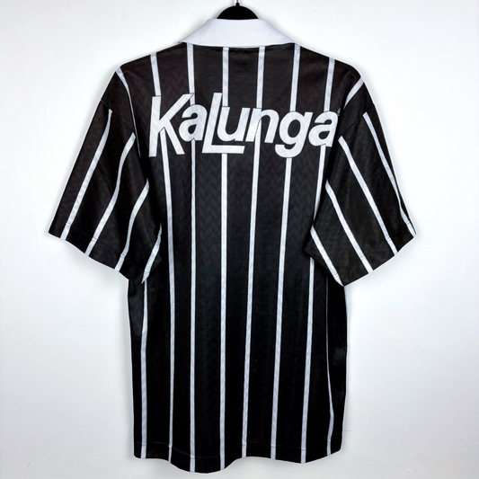 Black and white striped Corinthians vintage football shirt with Kalunga sponsor on back, retro soccer jersey style. - Corinthians 1992/1993/1994 Away Football Shirt Camisa Finta