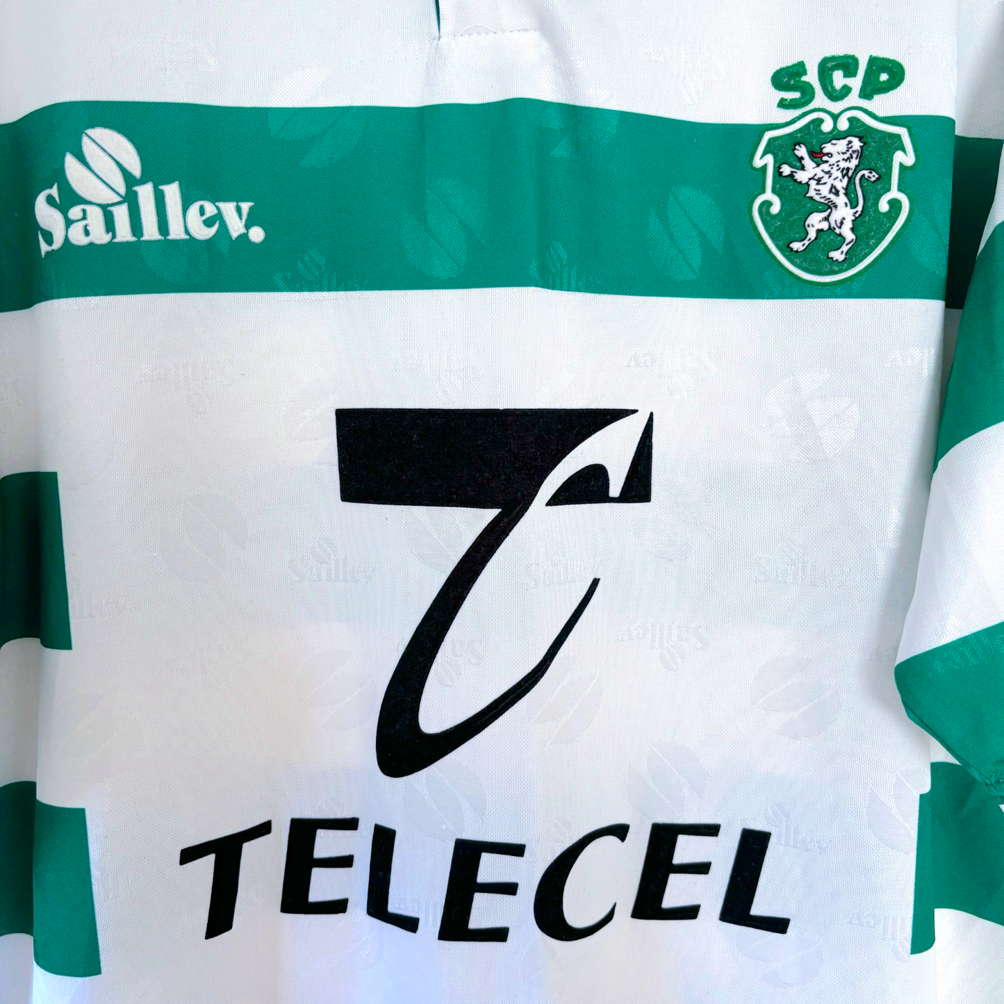 Sporting CP vintage football shirt 1995-1996 with green and white hoops, retro soccer jersey design, football classics shirt. - Sporting CP Club Lisbon 1995-1996 Home Football Camisa Shirt Saillev
