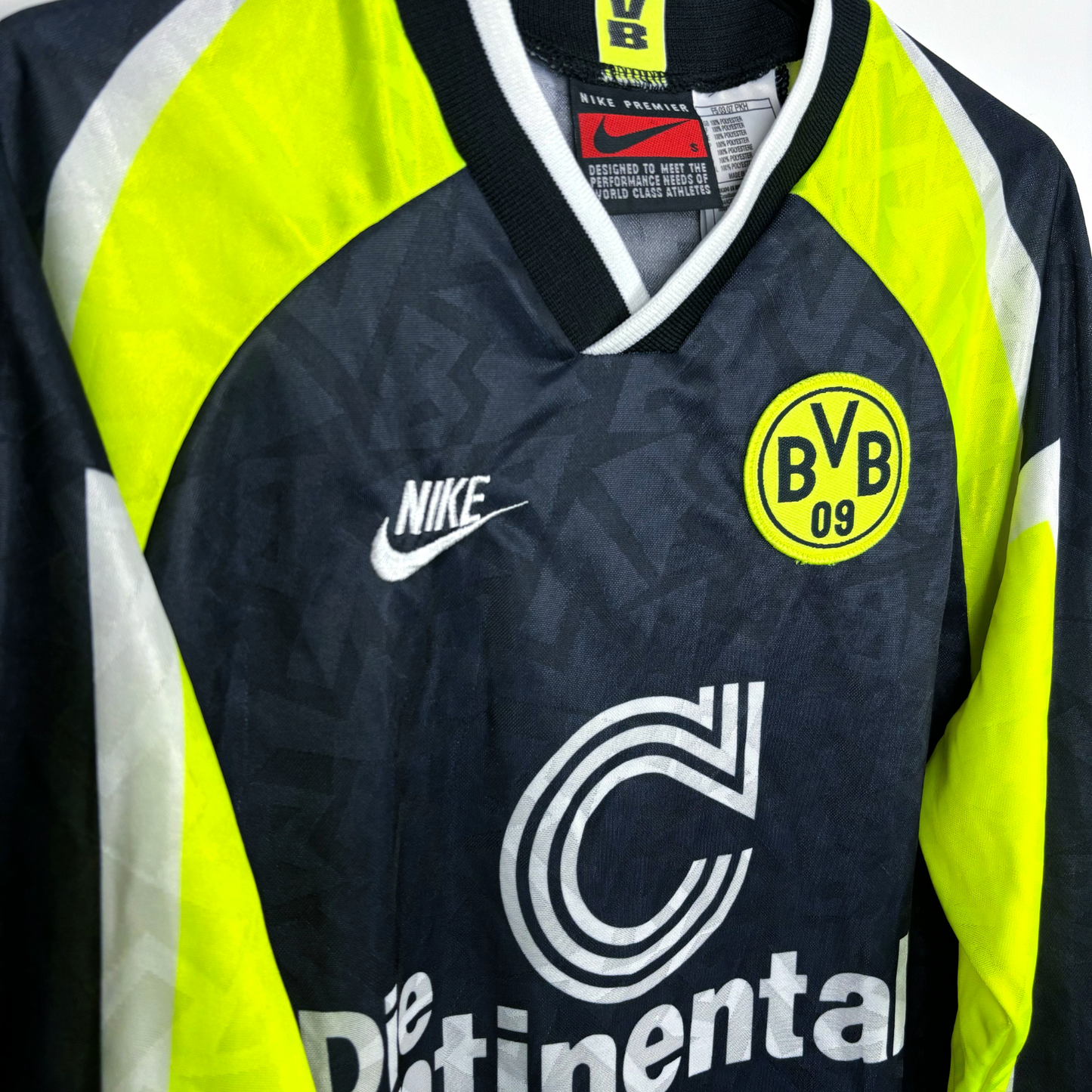 Borussia Dortmund 1995-1996 Away Long Sleeve Football Shirt Nike