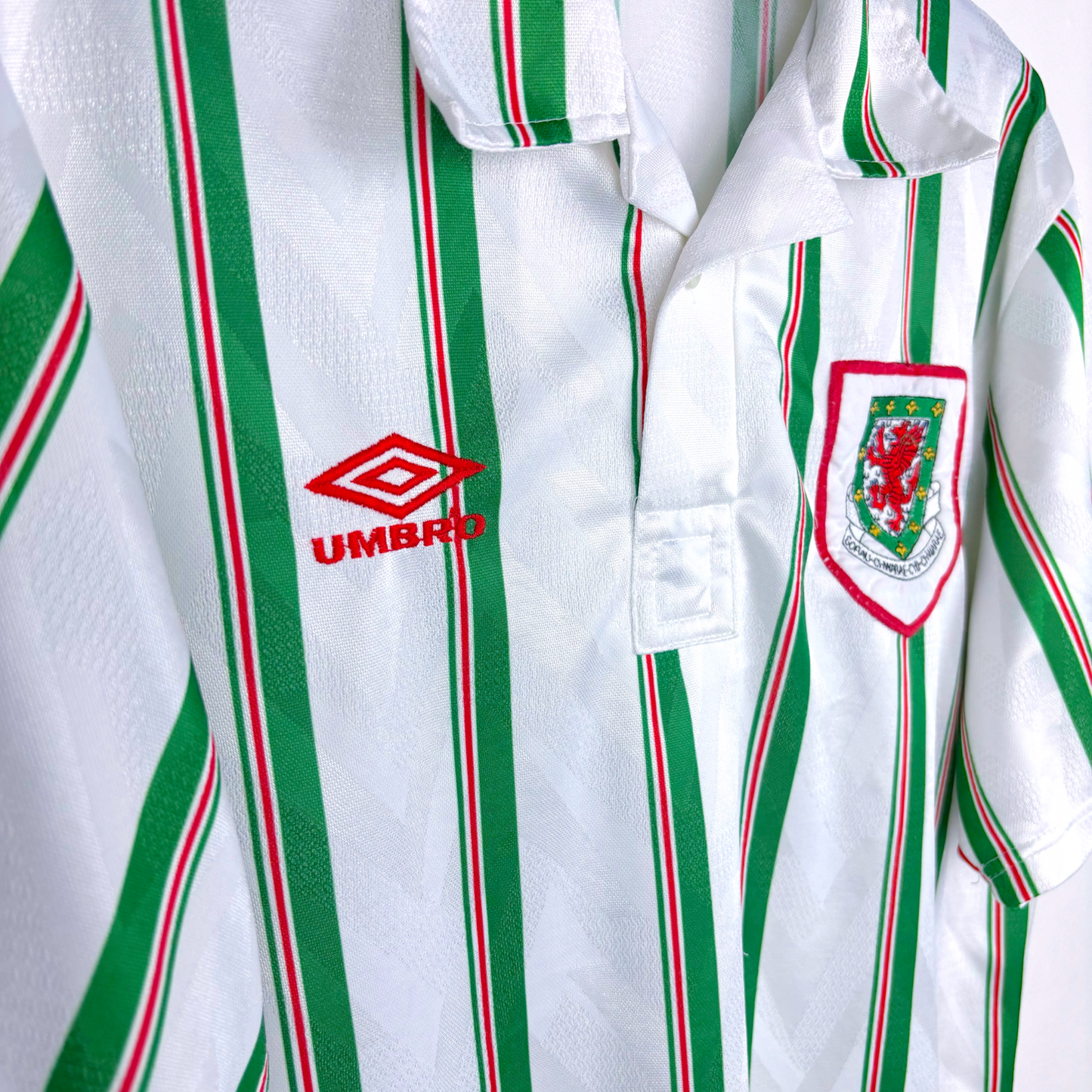 Wales Cymru 1993/1994/1995 Away Football Shirt Umbro