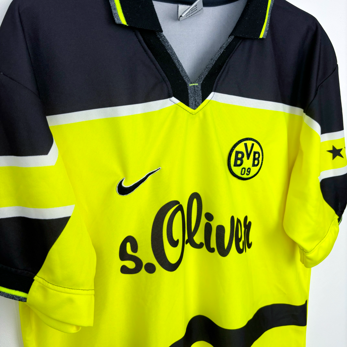 Borussia Dortmund 1997-1998 Home Cup Football Shirt Nike