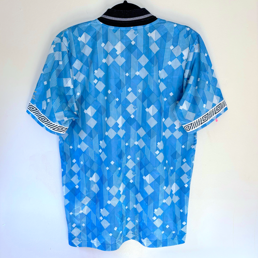 England 1990-1992 third blue Umbro vintage football shirt with geometric pattern and black collar. - England 1990/1991/1992 Third 3rd Blue Umbro Football Shirt Reissue
