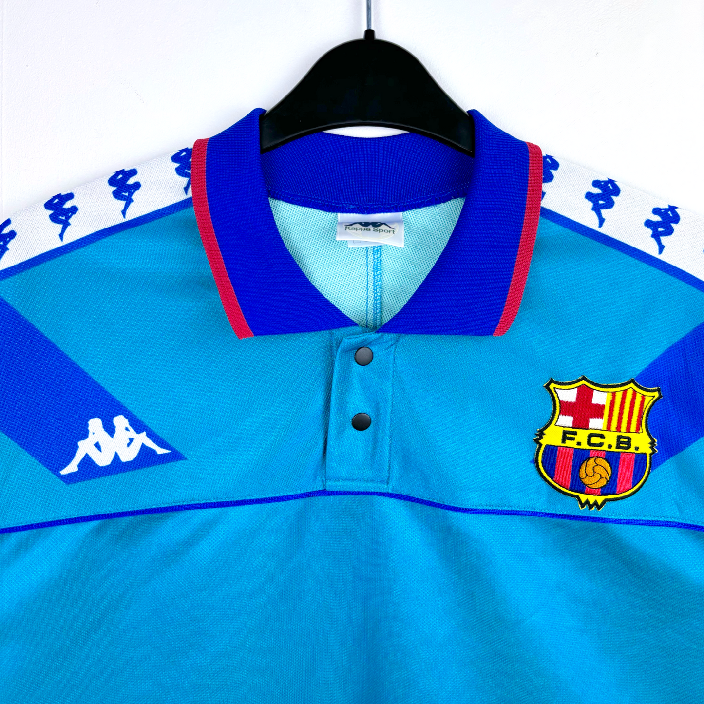 Vintage FC Barcelona 1992-1995 away vintage football shirt by Kappa with blue collar and club crest. - FC Barcelona 1992/1993/1994/1995 Away Football Shirt Kappa Longsleeve
