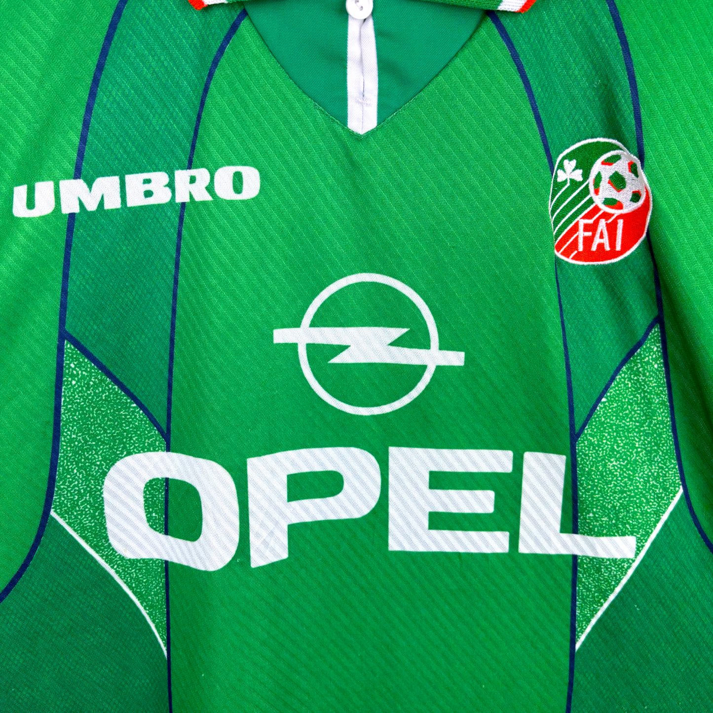 Green 1994-1996 Ireland vintage football shirt with Umbro logo and Opel sponsor, retro soccer jersey design. - Eire Ireland 1994/1995/1996 Home Football Shirt Umbro