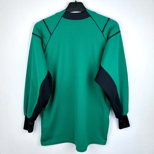 Back view of Reading FC 2001-2003 Goalkeeper Football Shirt. Green body complimented by classic black trim