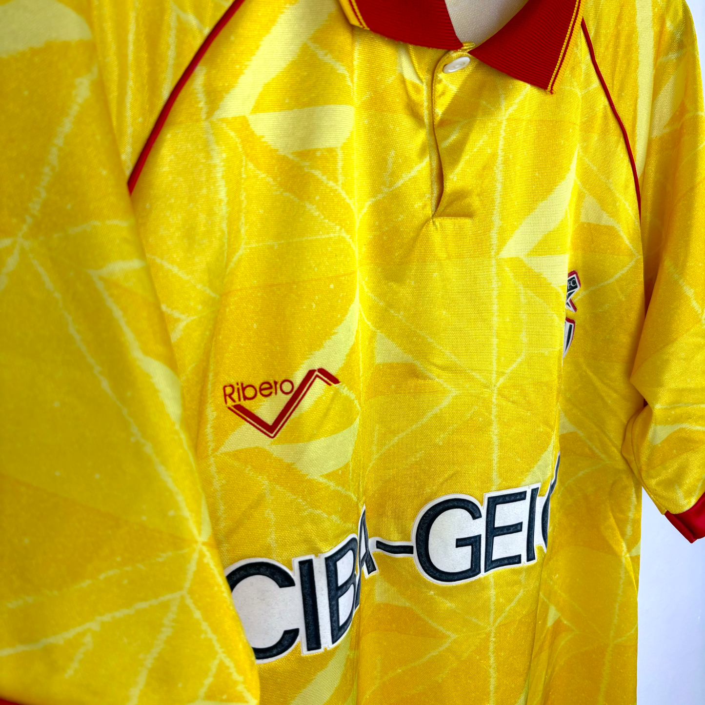 Grimsby Town 1992-1993 Away Football Shirt Ribero