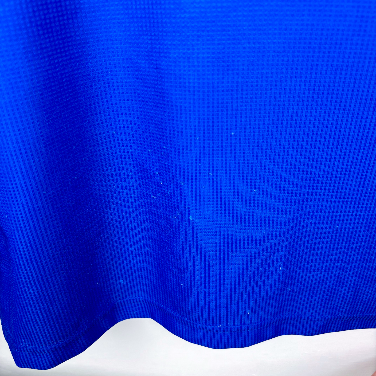 Blue vintage football shirt fabric close-up from Cruzeiro 1999-2000 home retro soccer jersey. - Cruzeiro 1999-2000 Home Football Shirt Camisa Topper