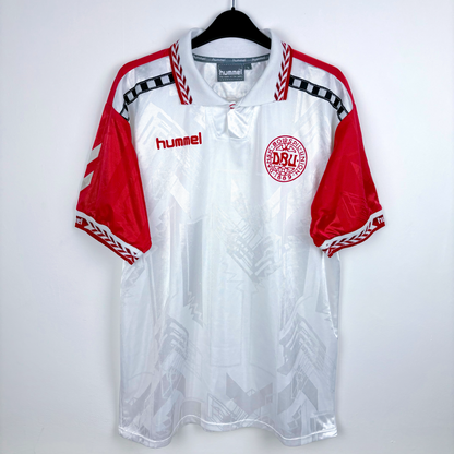 Denmark 1996/1997/1998 Away Football Shirt Hummel