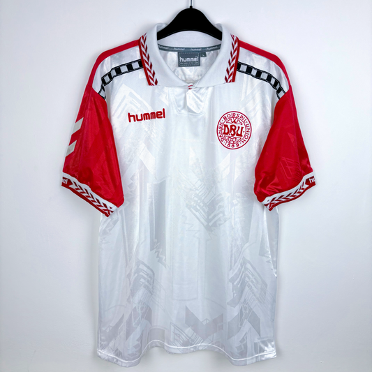 Denmark 1996/1997/1998 Away Football Shirt Hummel