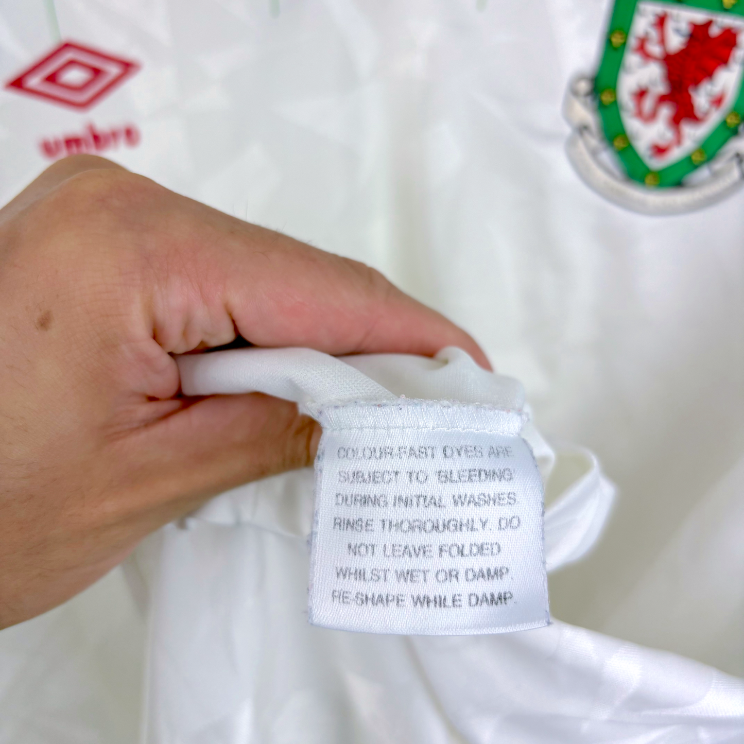 Wales Cymru 1990/1991/1992/1993 Away Football Shirt Umbro