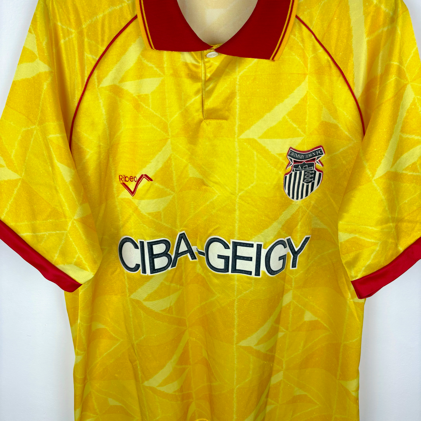 Grimsby Town 1992-1993 Away Football Shirt Ribero
