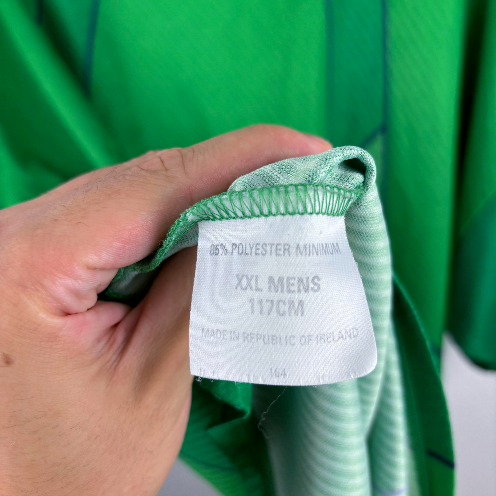 Green vintage football shirt label showing size XXL men's and 86% polyester viscose material. - Eire Ireland 1994/1995/1996 Home Football Shirt Umbro