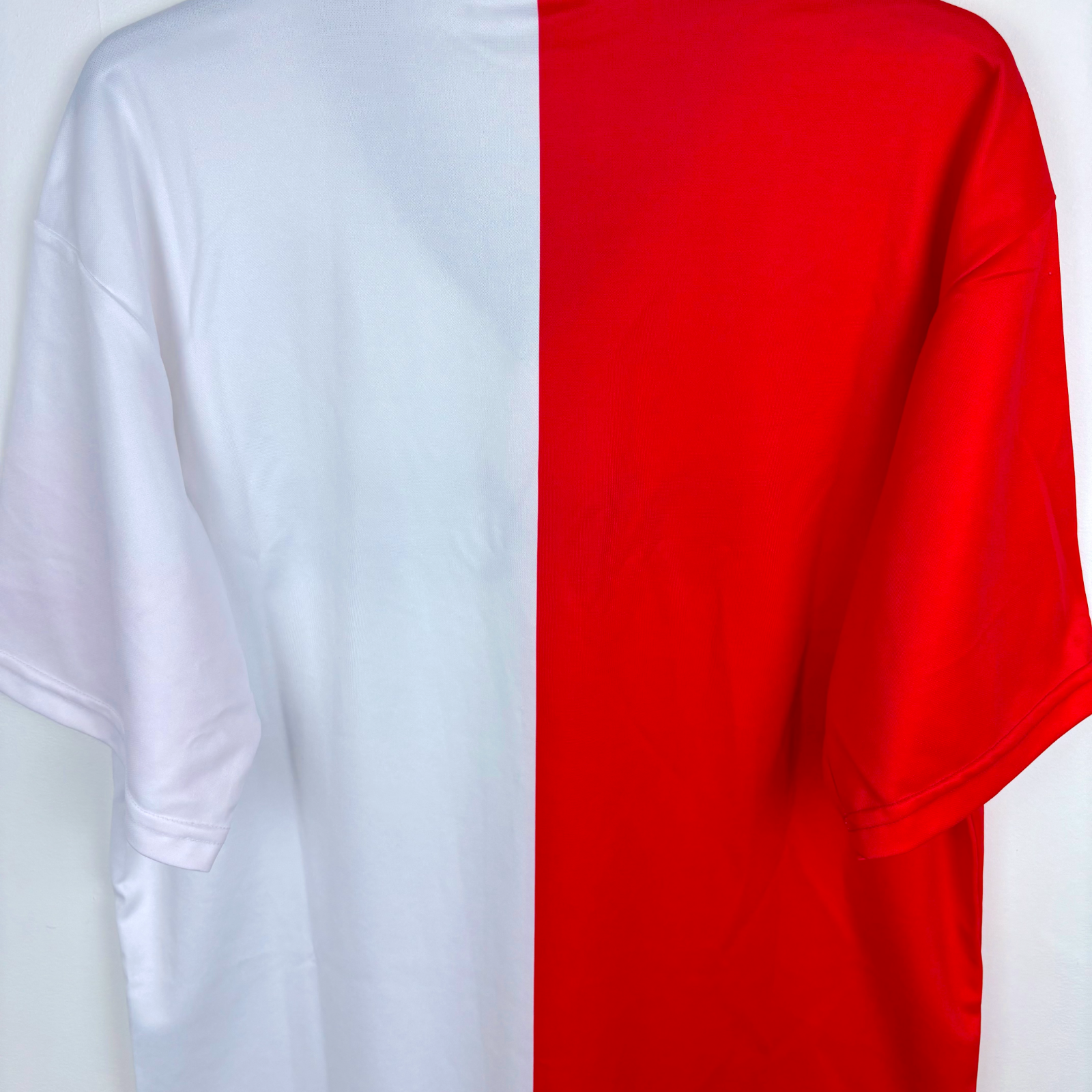 Half white and half red vintage football shirt with short sleeves, classic retro football shirt design. - Fiorentina 2001-2002 Third Football Shirt Mizuno Maglia Calcio