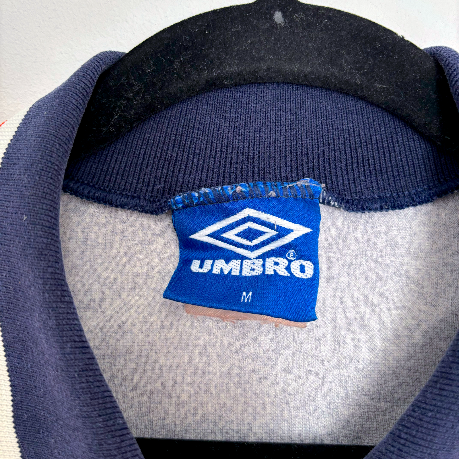Navy blue vintage football shirt collar with Umbro tag and medium size label visible. - Chelsea 1994/1995/1996 Away Football Shirt Umbro Jersey Coors