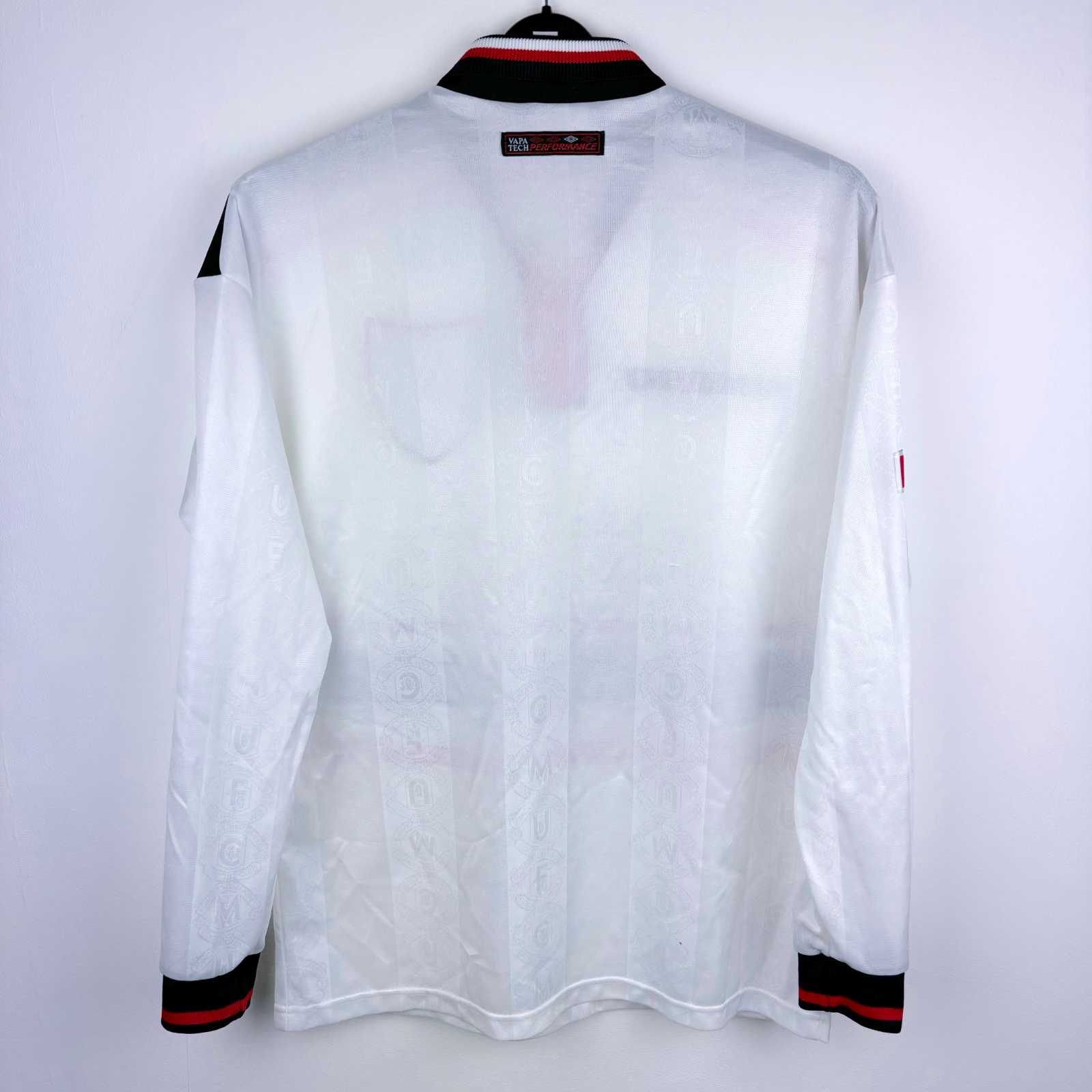 Manchester United 1997-1999 vintage football shirt with long sleeves and classic white design. - Manchester United 1997/1998/1999 Away Umbro Football Shirt Long Sleeve