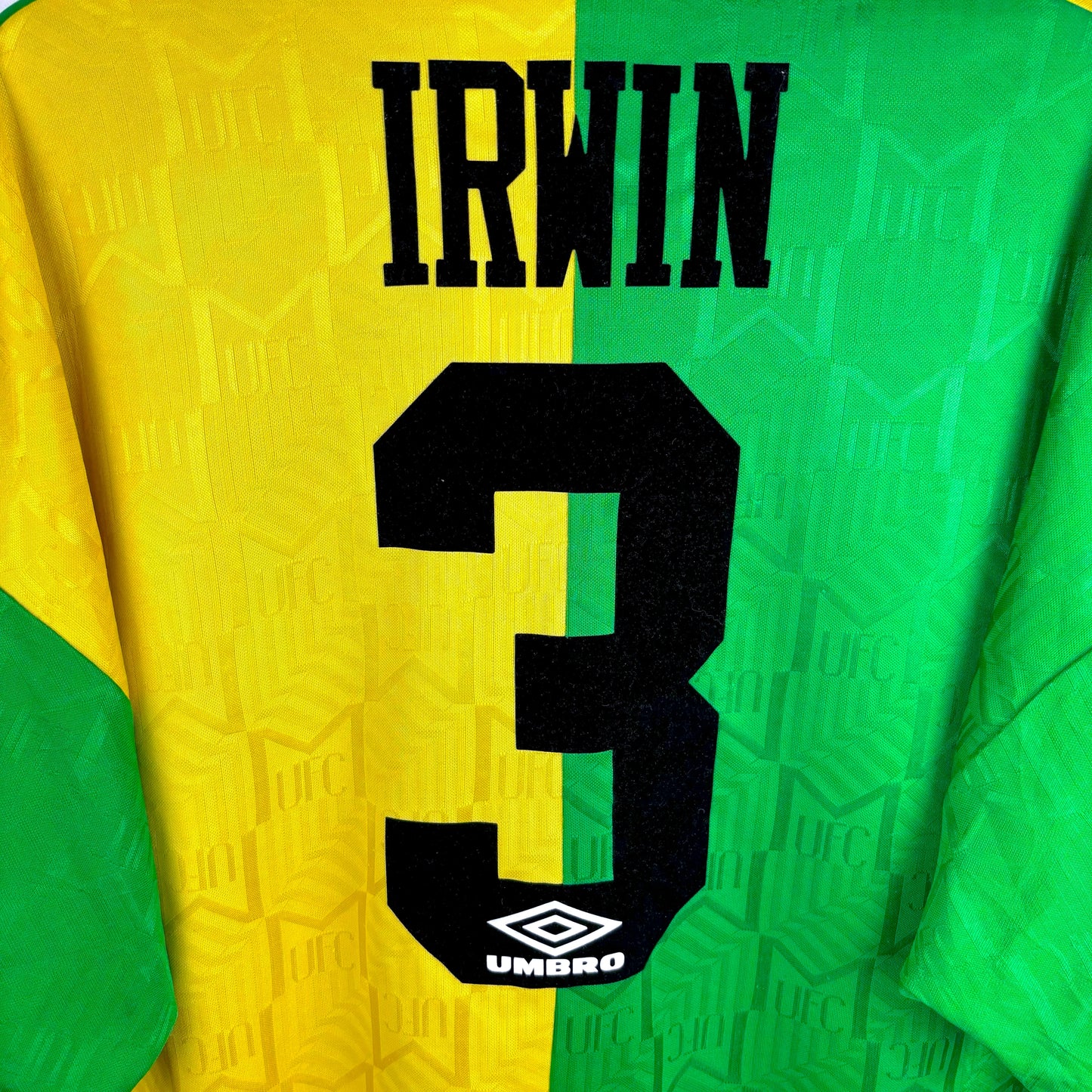 Close-up of Manchester United 1992-1994 Third Shirt nameset – Umbro IRWIN 3 vintage football shirt