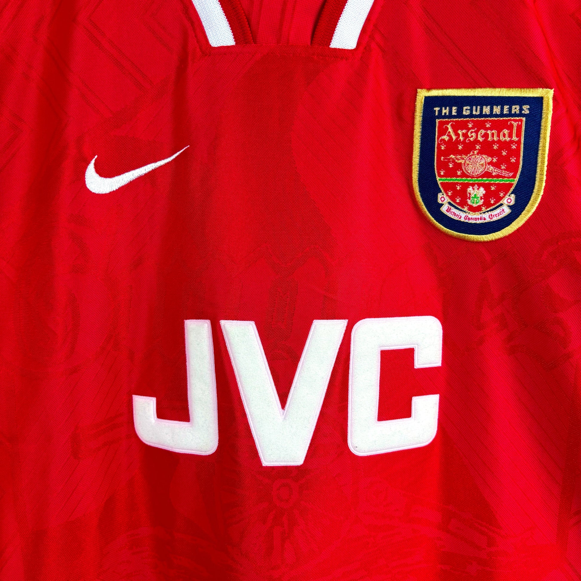 Arsenal 1996-1998 Nike vintage football shirt red body and white sleeves. JVC sponsor and embroidered club badge.