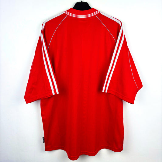 Rear view of Benfica 2000-2001 Adidas home retro football jersey. Red body with white trim. NETC sponsor.