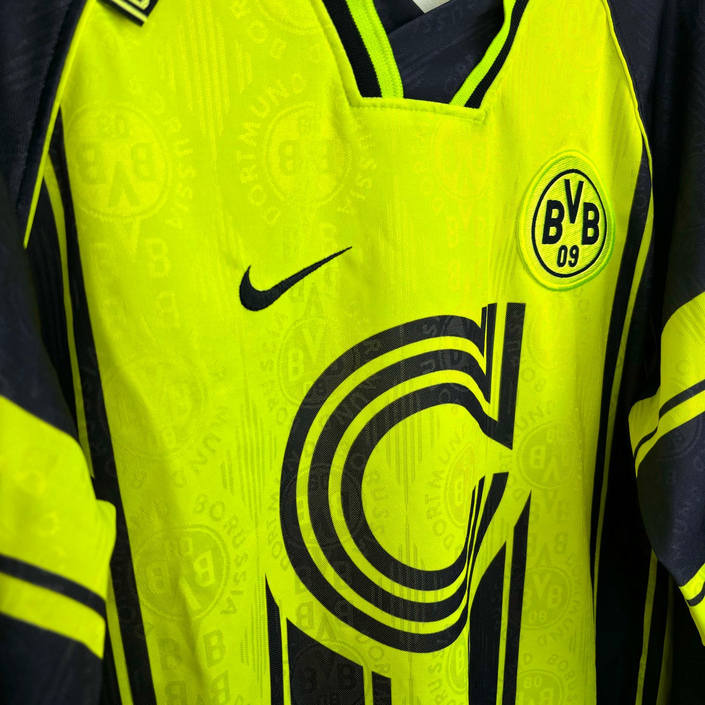 Borussia Dortmund 1996-1997 Long-Sleeve European Home Football Shirt