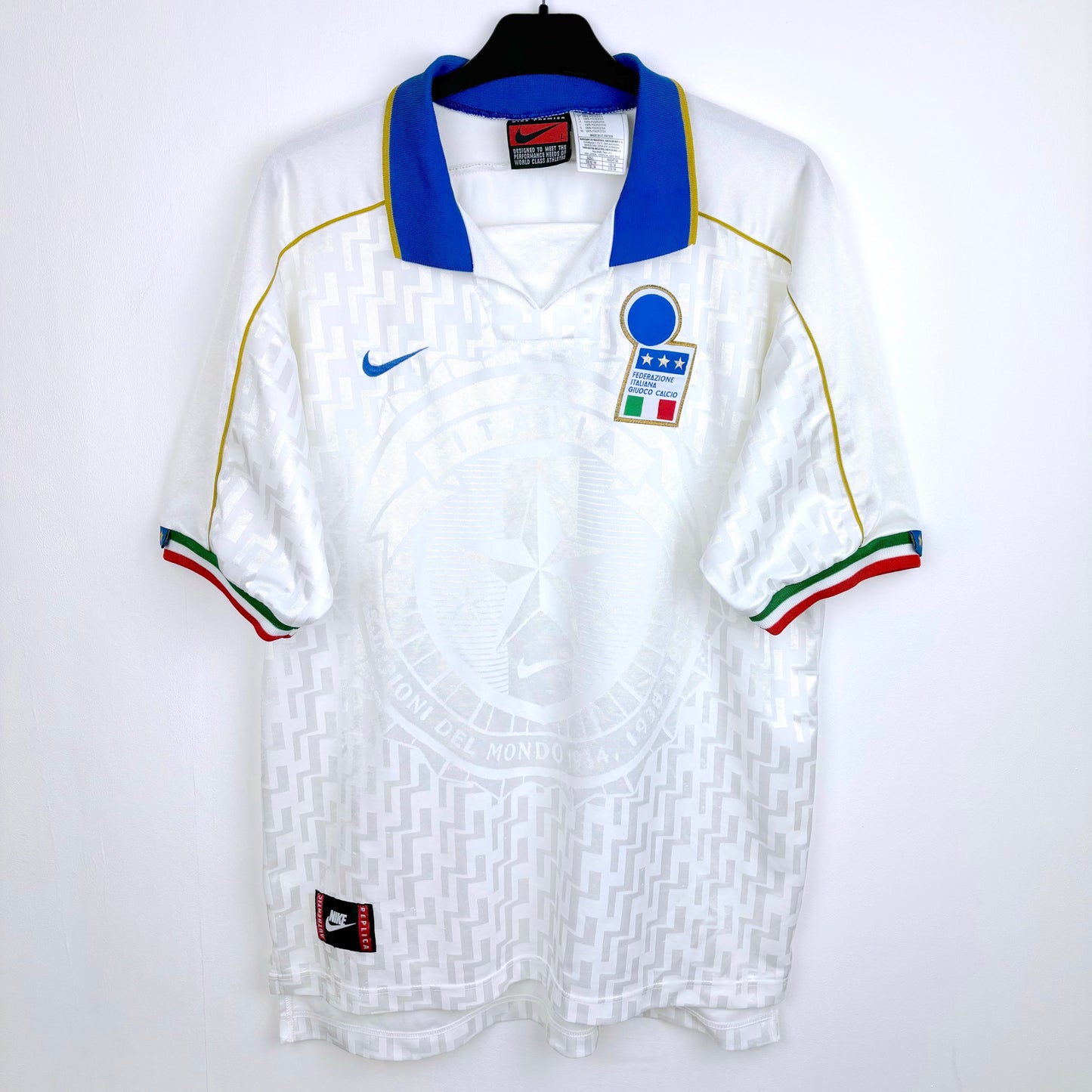 Italy 1994-1995 Nike Away Football Shirt