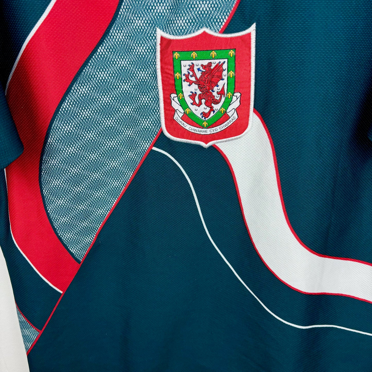 Wales 1995-1996 Umbro Home Football Shirt