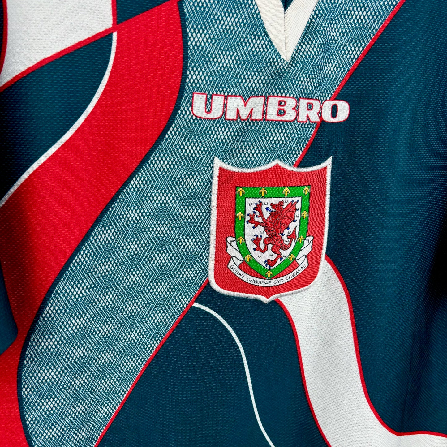 Wales 1995-1996 Umbro Home Football Shirt