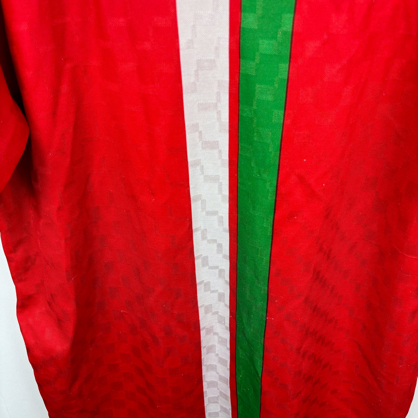 Wales 1996-1998 Lotto Home Football Shirt
