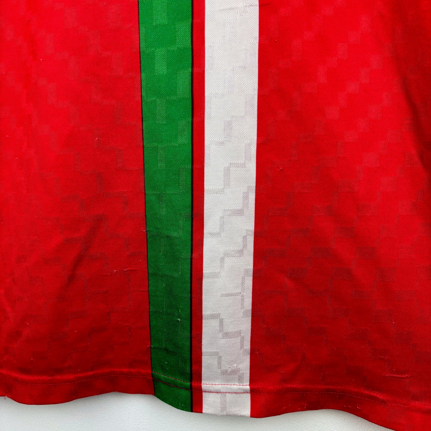 Wales 1996-1998 Lotto Home Football Shirt