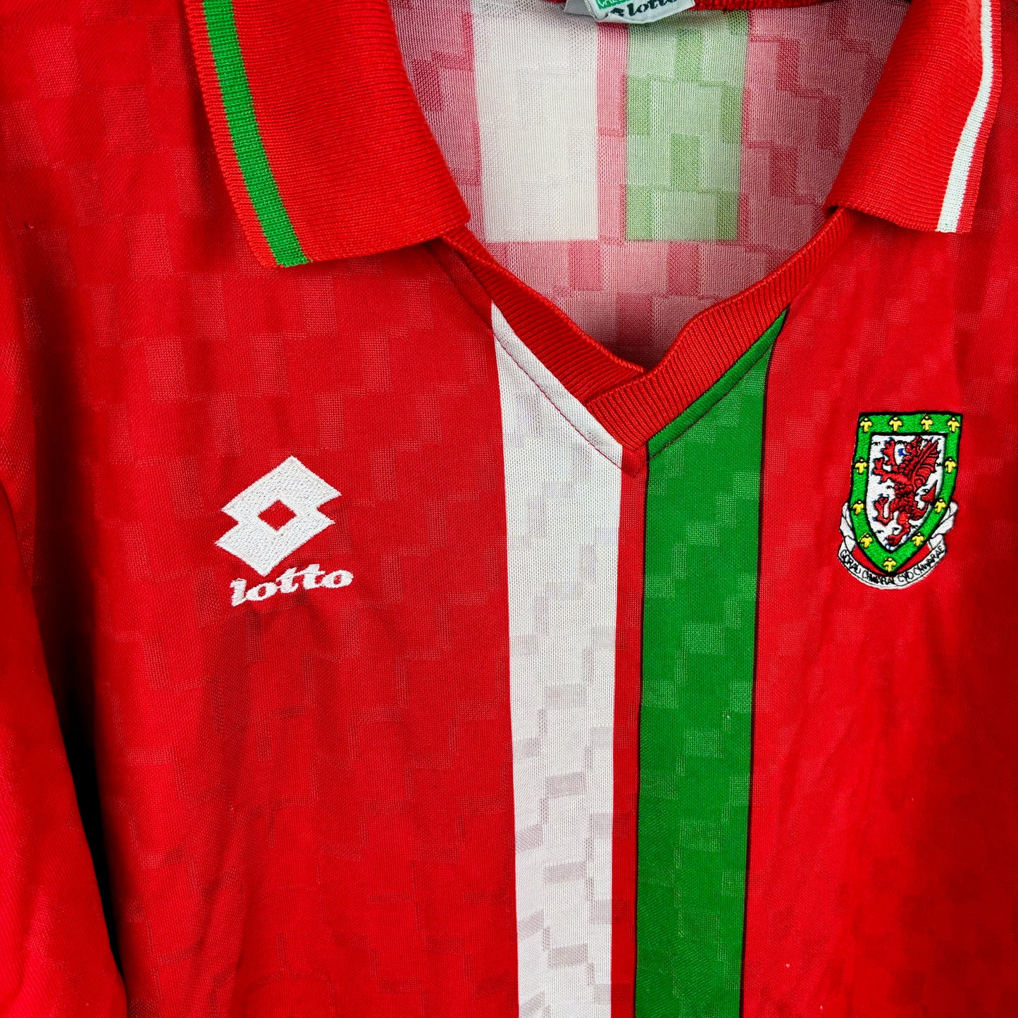 Wales 1996-1998 Lotto Home Football Shirt